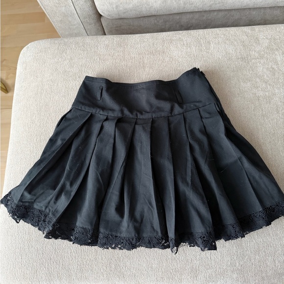Zara Dresses & Skirts - Medium Black Pleated Skort with Lace Hem